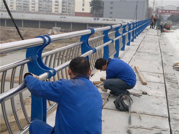 铜仁不锈钢桥梁护栏除锈维护的重要性及其方法